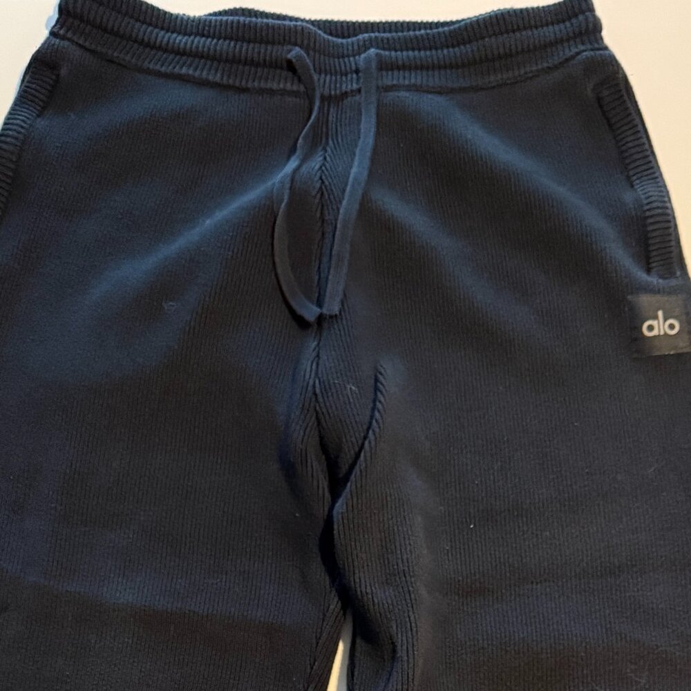 ALO Yoga Black Straight Leg Pants - Picture 5 of 5